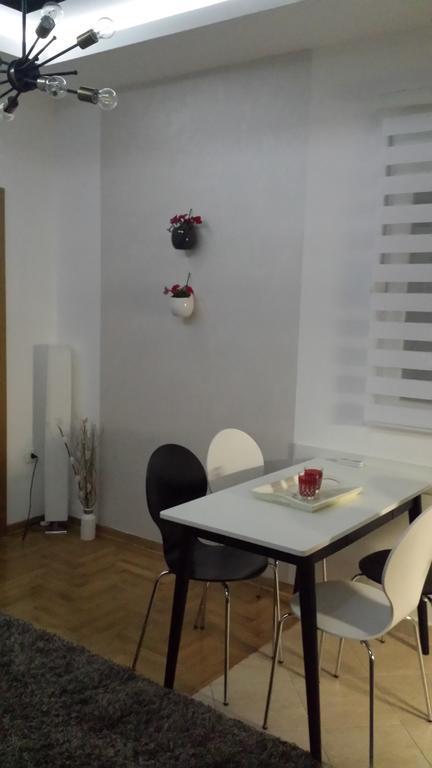 Apartment Fini ติวัต ภายนอก รูปภาพ