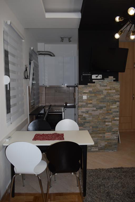 Apartment Fini ติวัต ภายนอก รูปภาพ