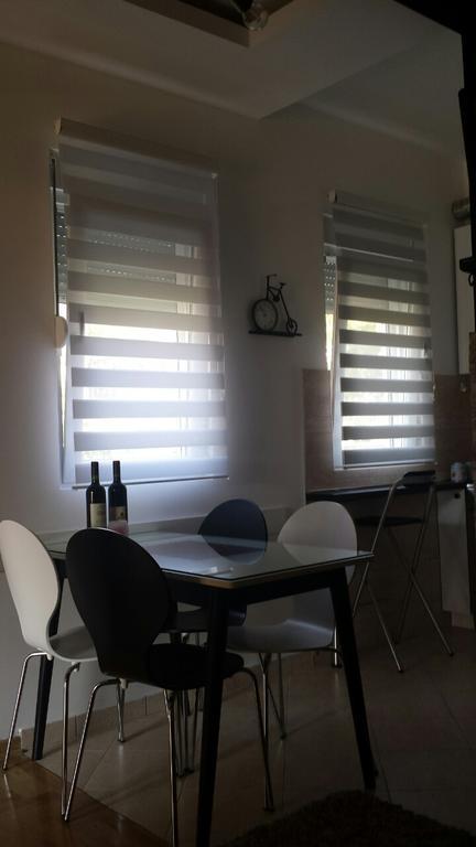 Apartment Fini ติวัต ภายนอก รูปภาพ